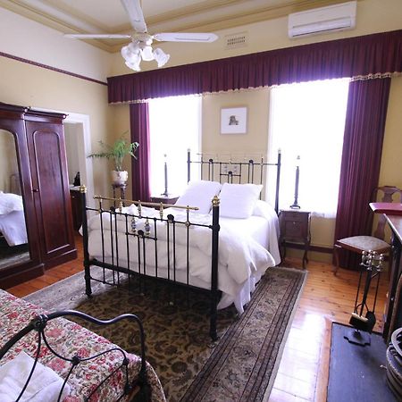 Bed and Breakfast Palm House Молдон Экстерьер фото