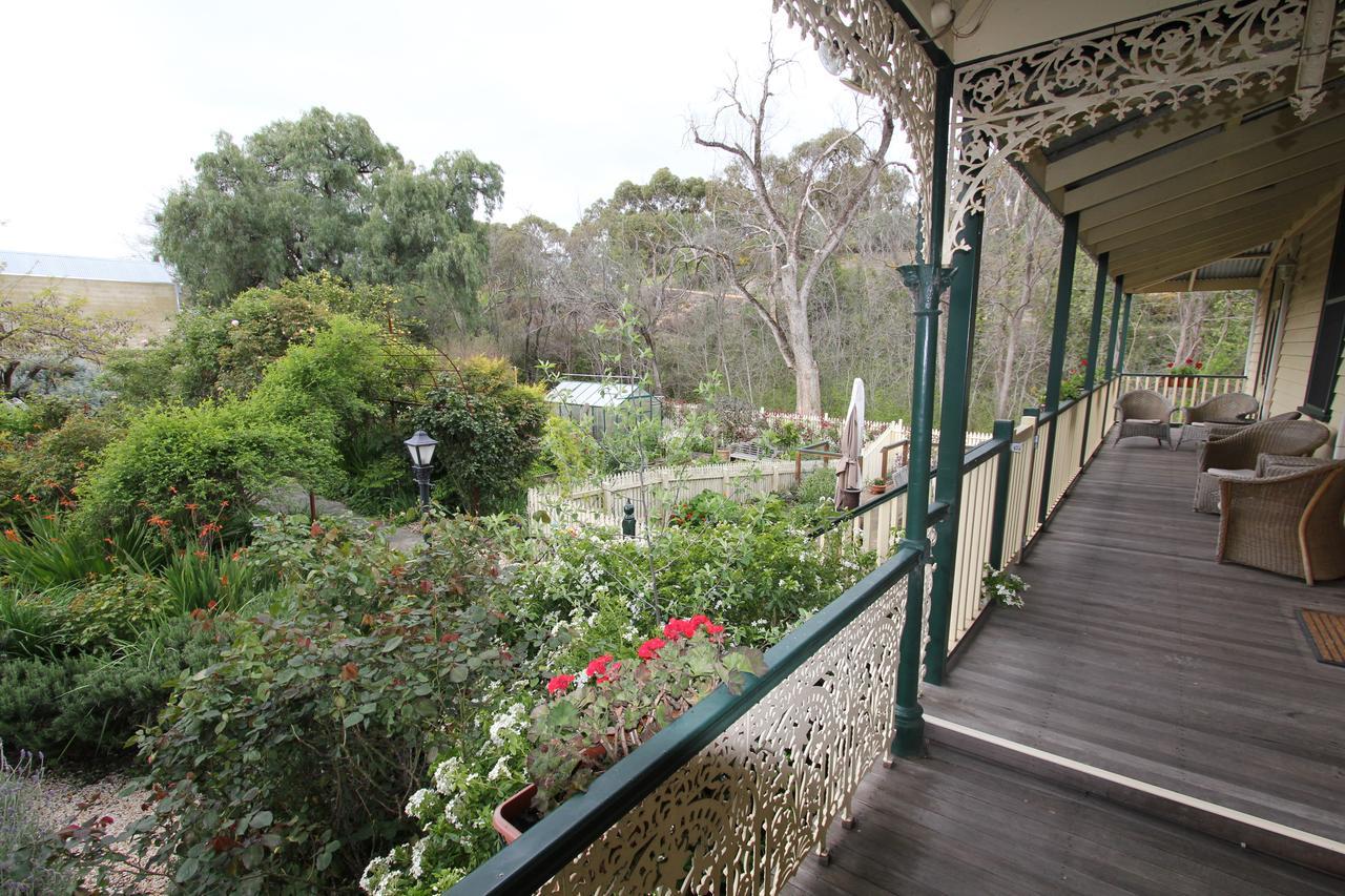 Bed and Breakfast Palm House Молдон Экстерьер фото
