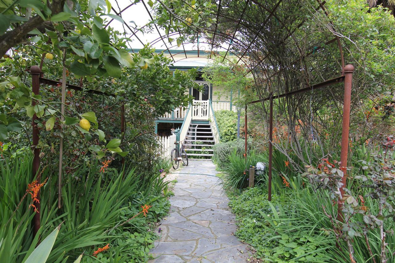 Bed and Breakfast Palm House Молдон Экстерьер фото