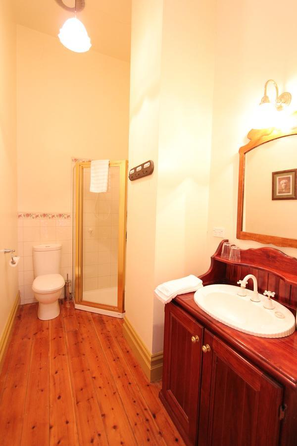 Bed and Breakfast Palm House Молдон Экстерьер фото