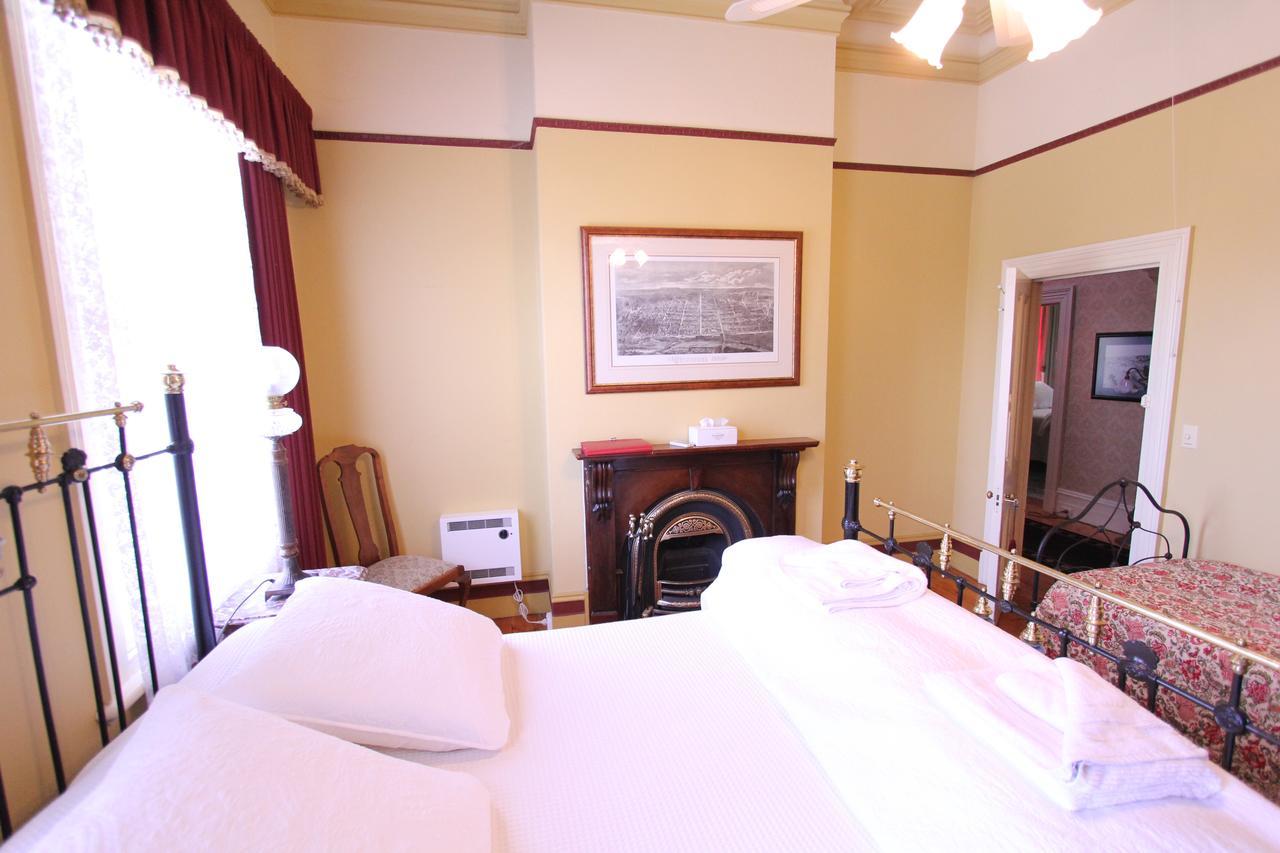 Bed and Breakfast Palm House Молдон Экстерьер фото